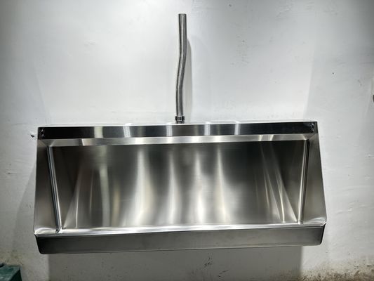 Urinais de aço inoxidável de fábrica montados na parede para escolas, locais esportivos, banheiros públicos